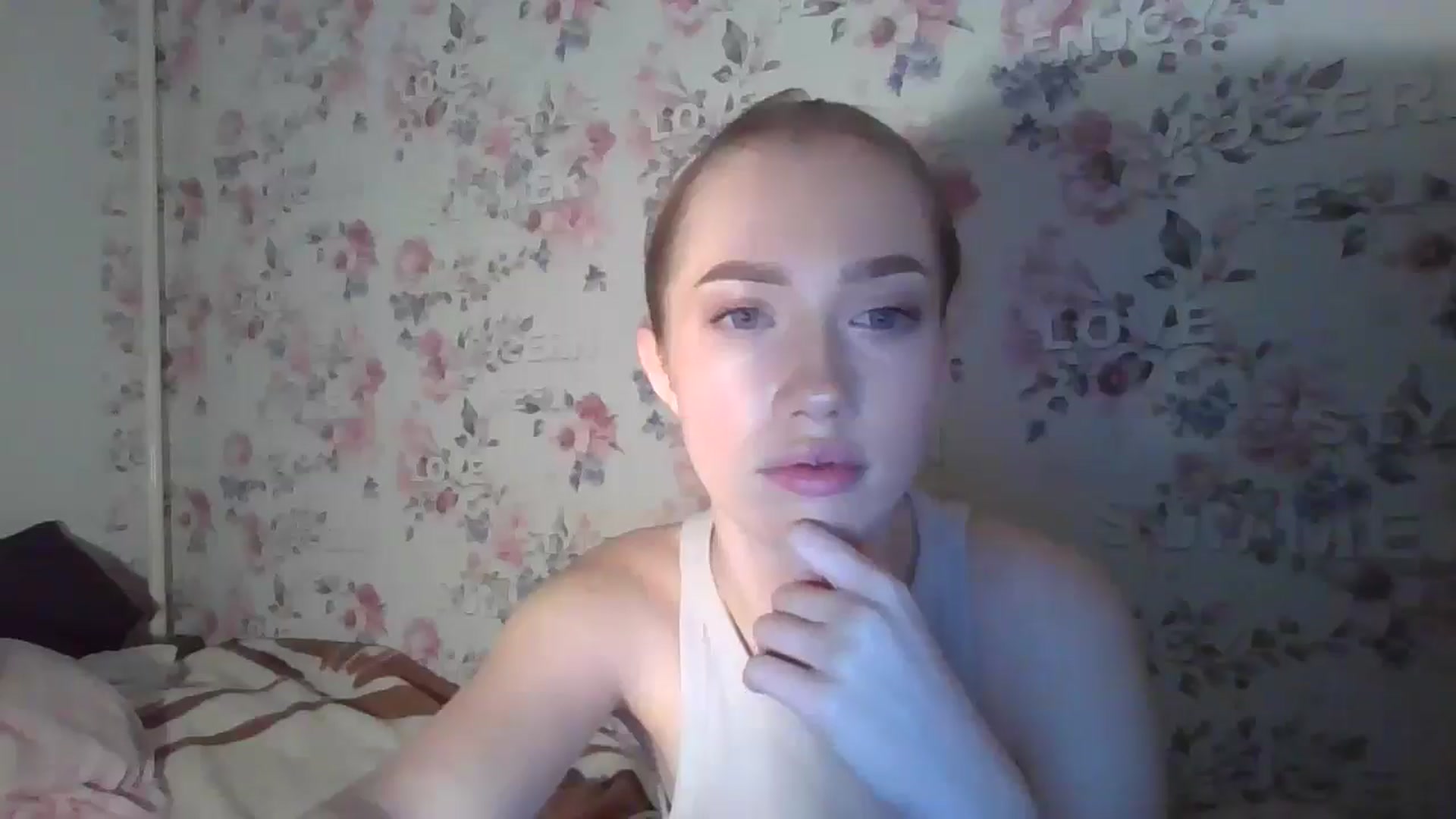 Gallery image thumbnail from KittyLuxxe's myfreecams stream on, 03/20/2025, 17:04 image 8 of 20