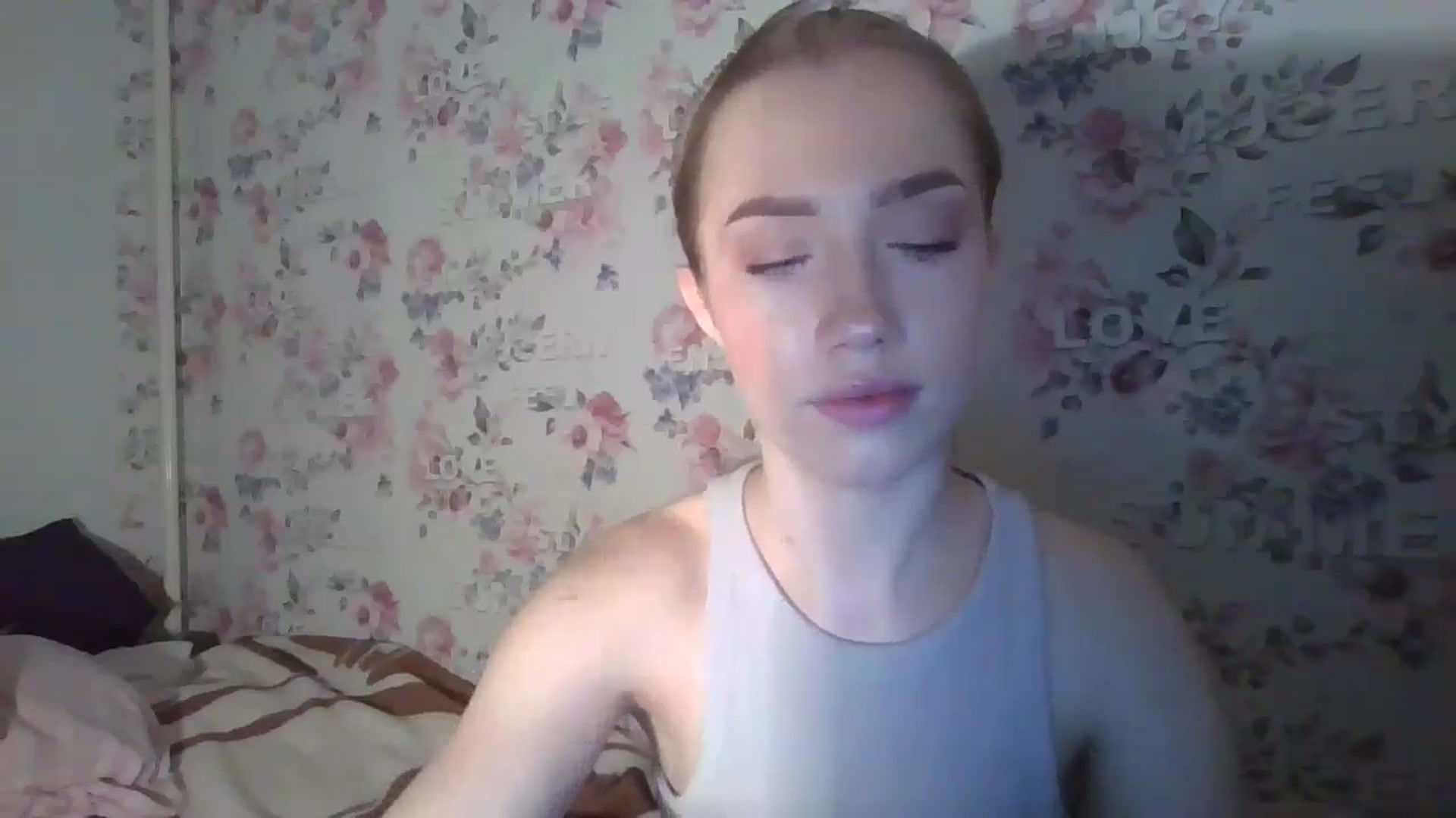 Gallery image thumbnail from KittyLuxxe's myfreecams stream on, 03/20/2025, 17:04 image 16 of 20