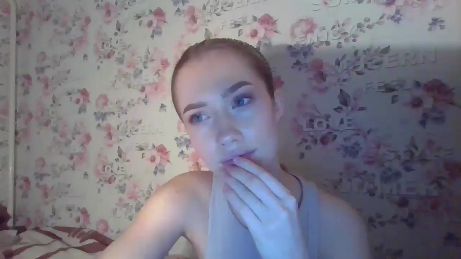 Gallery image thumbnail from KittyLuxxe's myfreecams stream on, 03/20/2025, 17:28 image 13 of 20