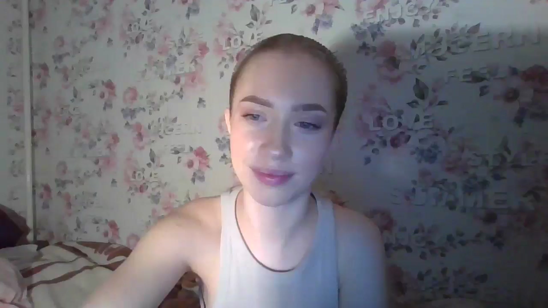 Gallery image thumbnail from KittyLuxxe's myfreecams stream on, 03/20/2025, 17:28 image 9 of 20