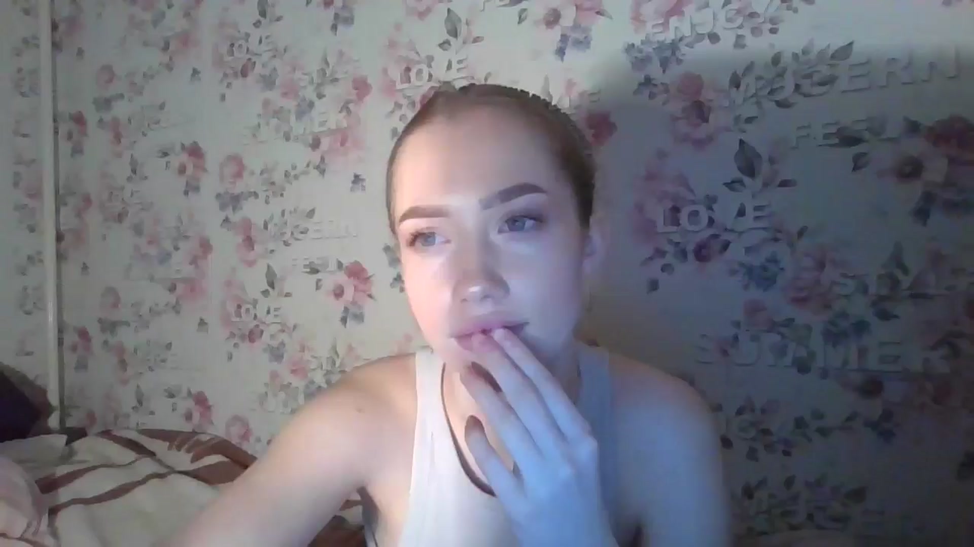 Gallery image thumbnail from KittyLuxxe's myfreecams stream on, 03/20/2025, 17:28 image 5 of 20