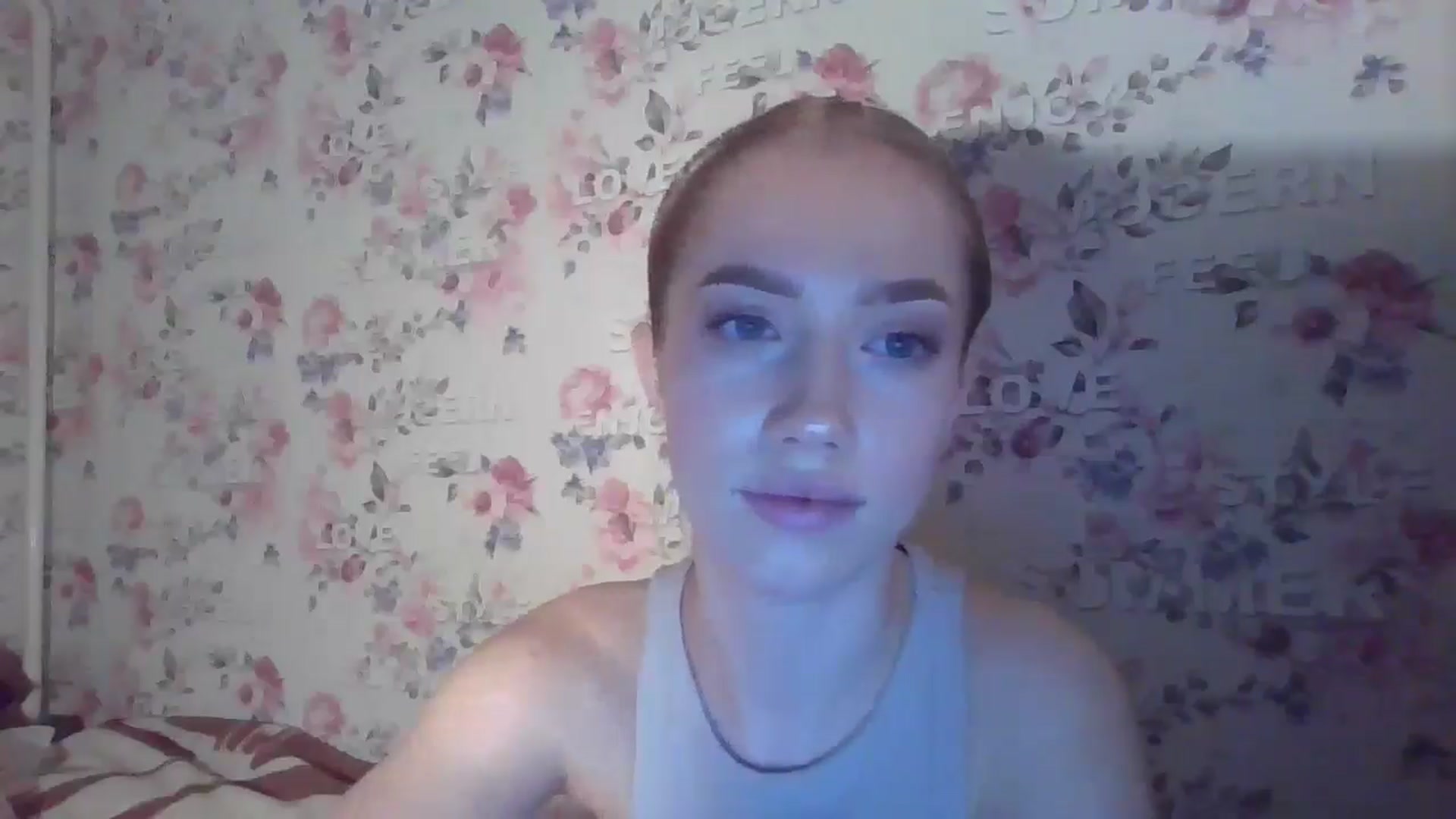 Gallery image thumbnail from KittyLuxxe's myfreecams stream on, 03/20/2025, 17:28 image 14 of 20