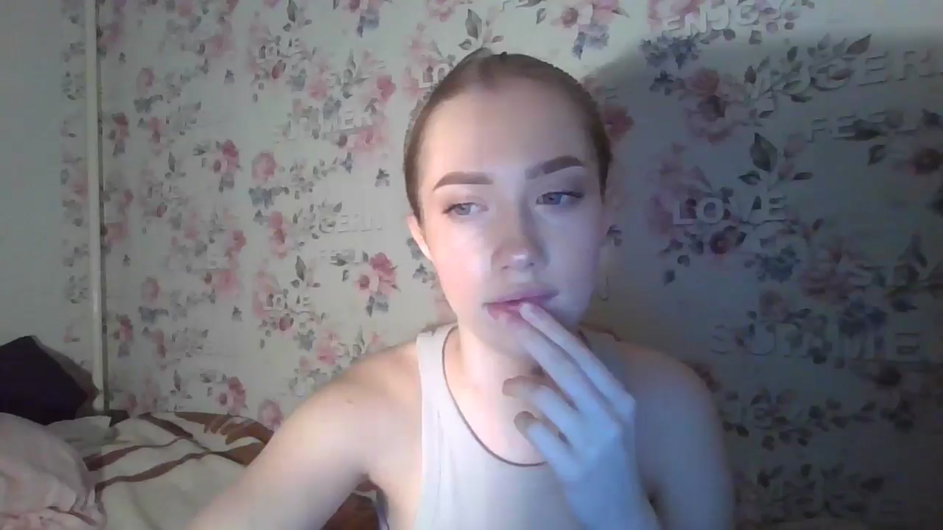 Gallery image thumbnail from KittyLuxxe's myfreecams stream on, 03/20/2025, 17:28 image 3 of 20