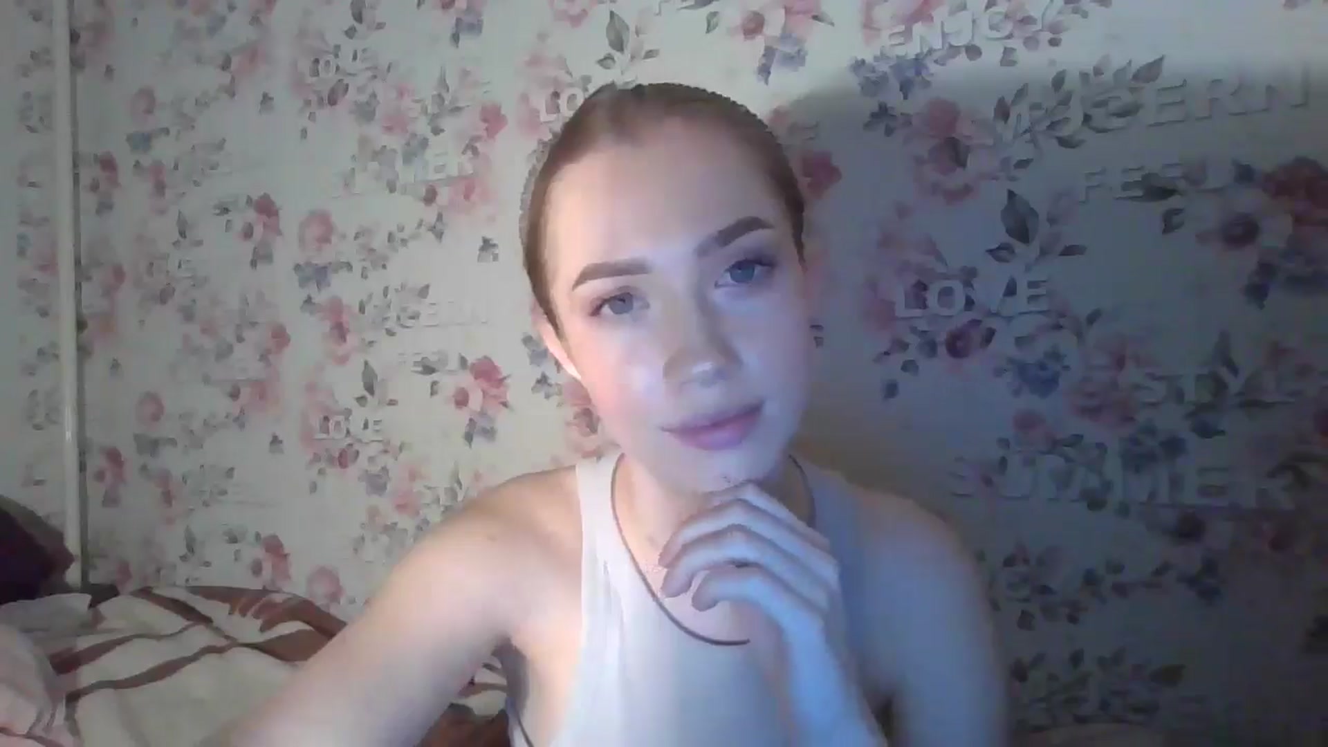 Gallery image thumbnail from KittyLuxxe's myfreecams stream on, 03/20/2025, 17:28 image 7 of 20
