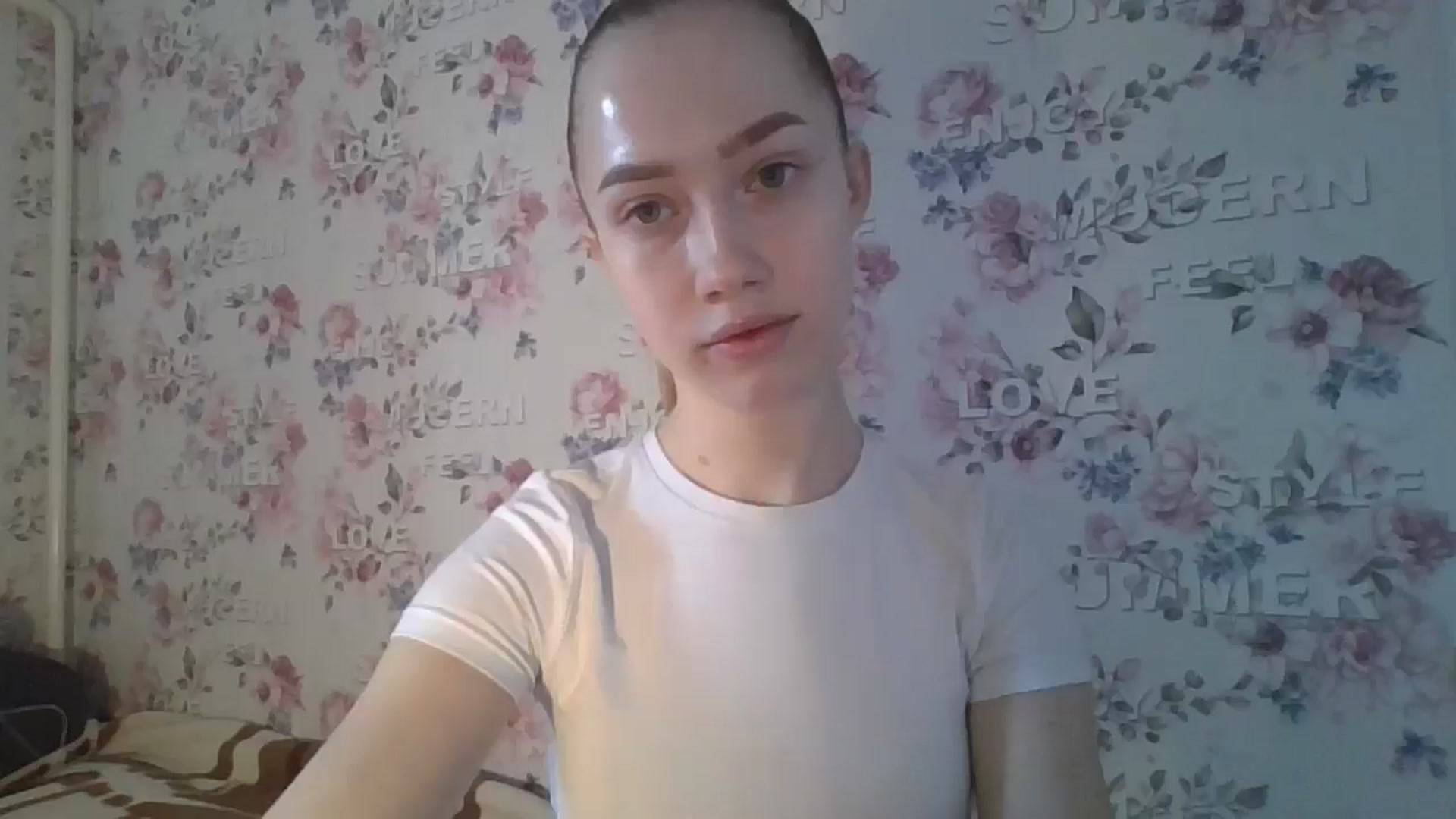 Gallery image thumbnail from KittyLuxxe's myfreecams stream on, 03/24/2025, 10:26 image 19 of 20