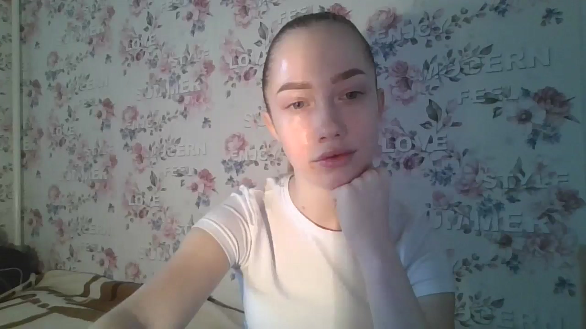 Gallery image thumbnail from KittyLuxxe's myfreecams stream on, 03/24/2025, 12:10 image 14 of 20