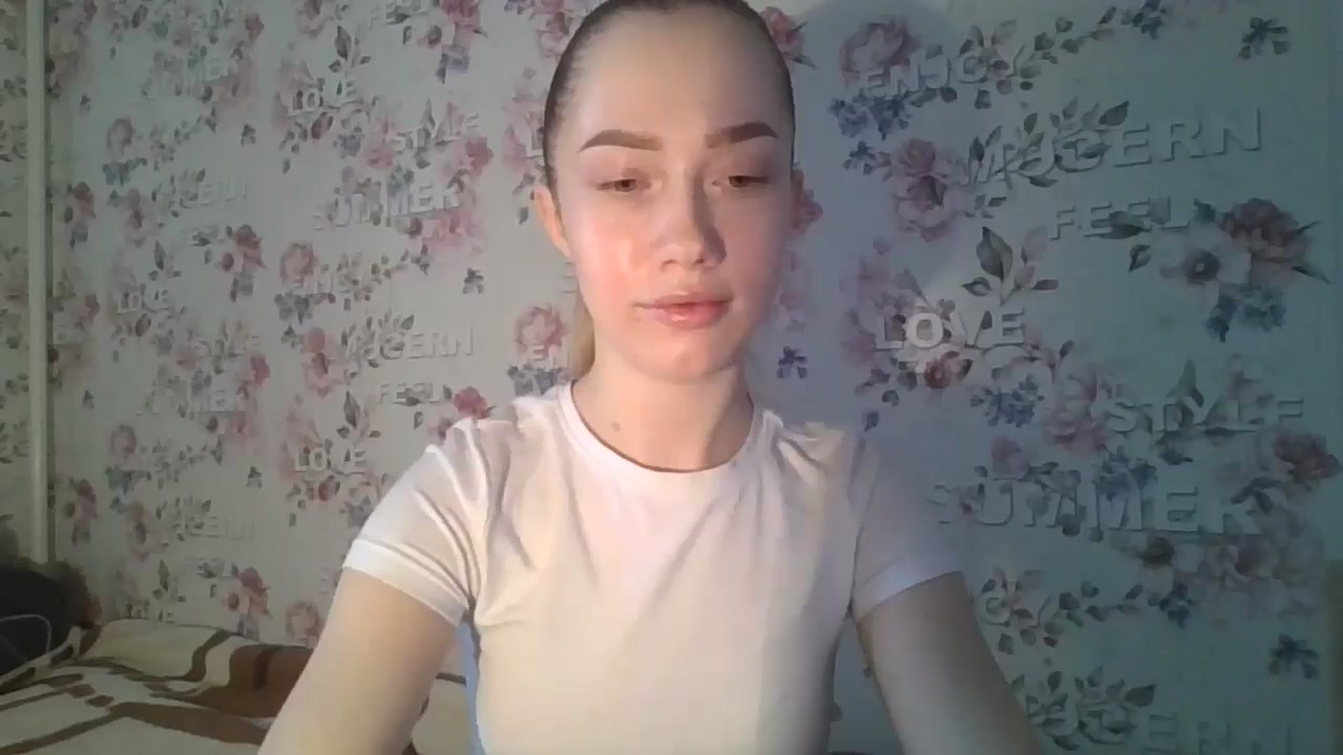 Gallery image thumbnail from KittyLuxxe's myfreecams stream on, 03/24/2025, 12:10 image 10 of 20