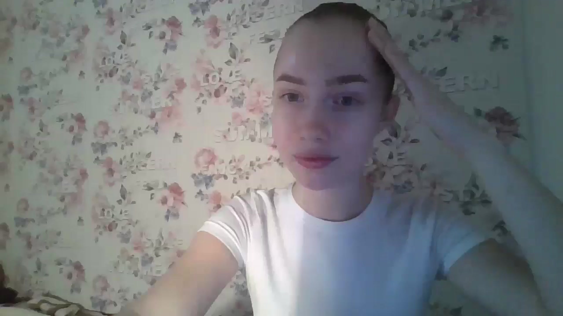 Gallery image thumbnail from KittyLuxxe's myfreecams stream on, 03/24/2025, 15:51 image 4 of 20