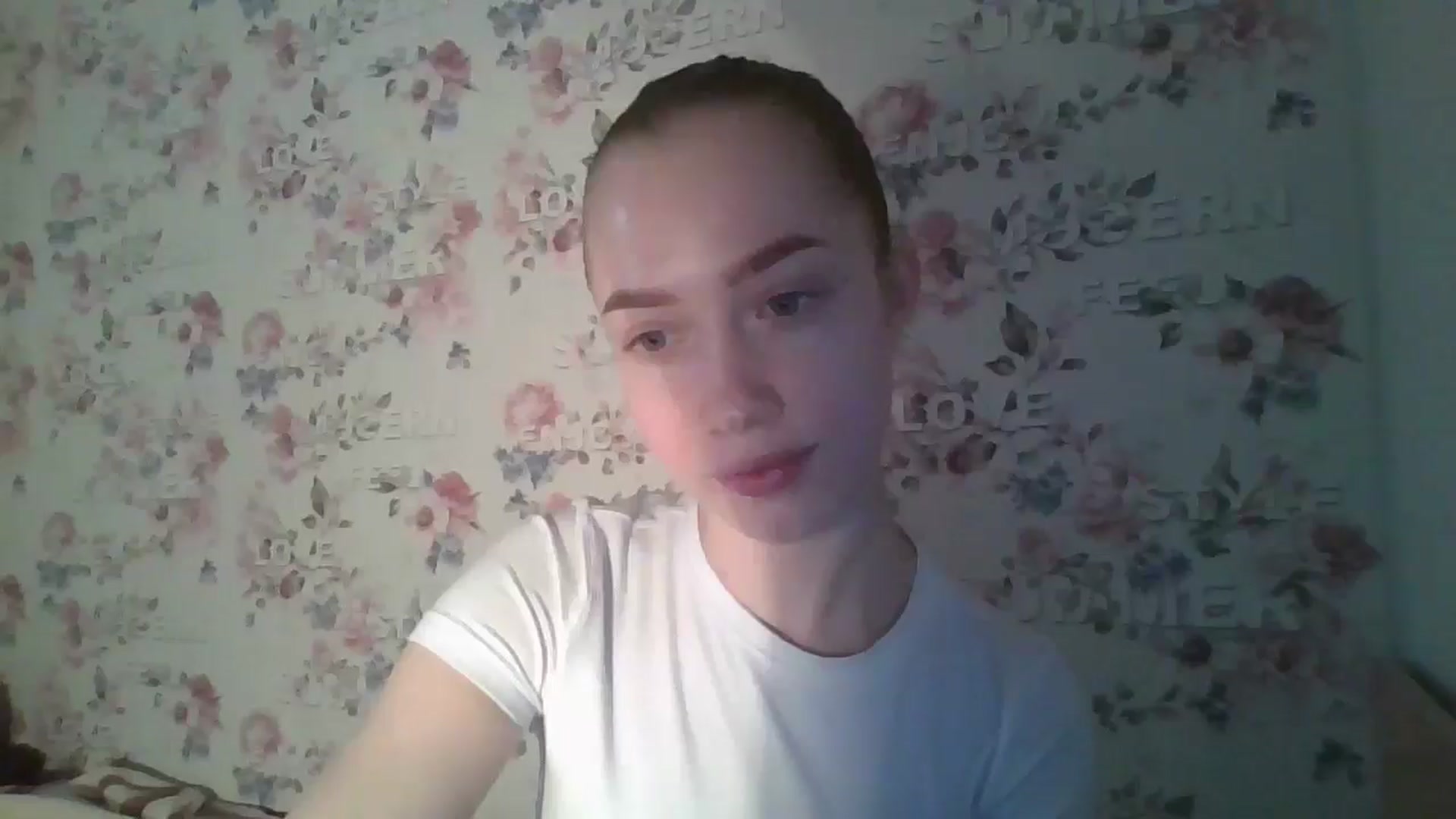 Gallery image thumbnail from KittyLuxxe's myfreecams stream on, 03/24/2025, 15:51 image 13 of 20