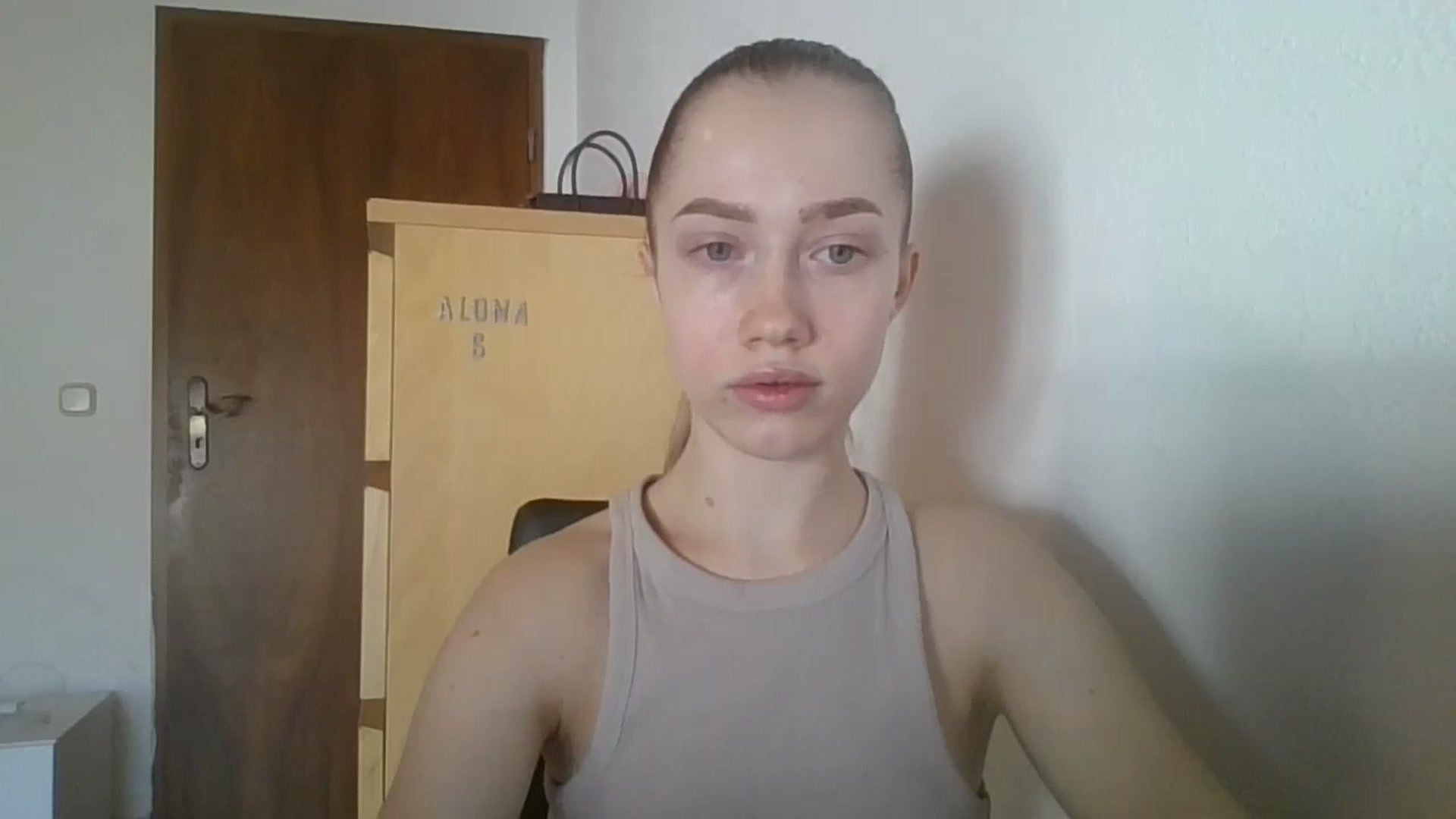 Gallery image thumbnail from KittyLuxxe's myfreecams stream on, 03/28/2025, 08:01 image 3 of 20