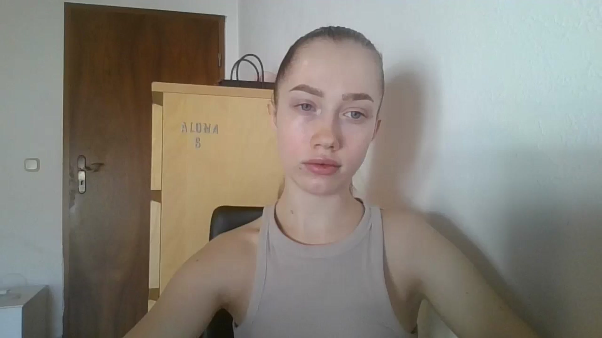 Gallery image thumbnail from KittyLuxxe's myfreecams stream on, 03/28/2025, 08:01 image 7 of 20