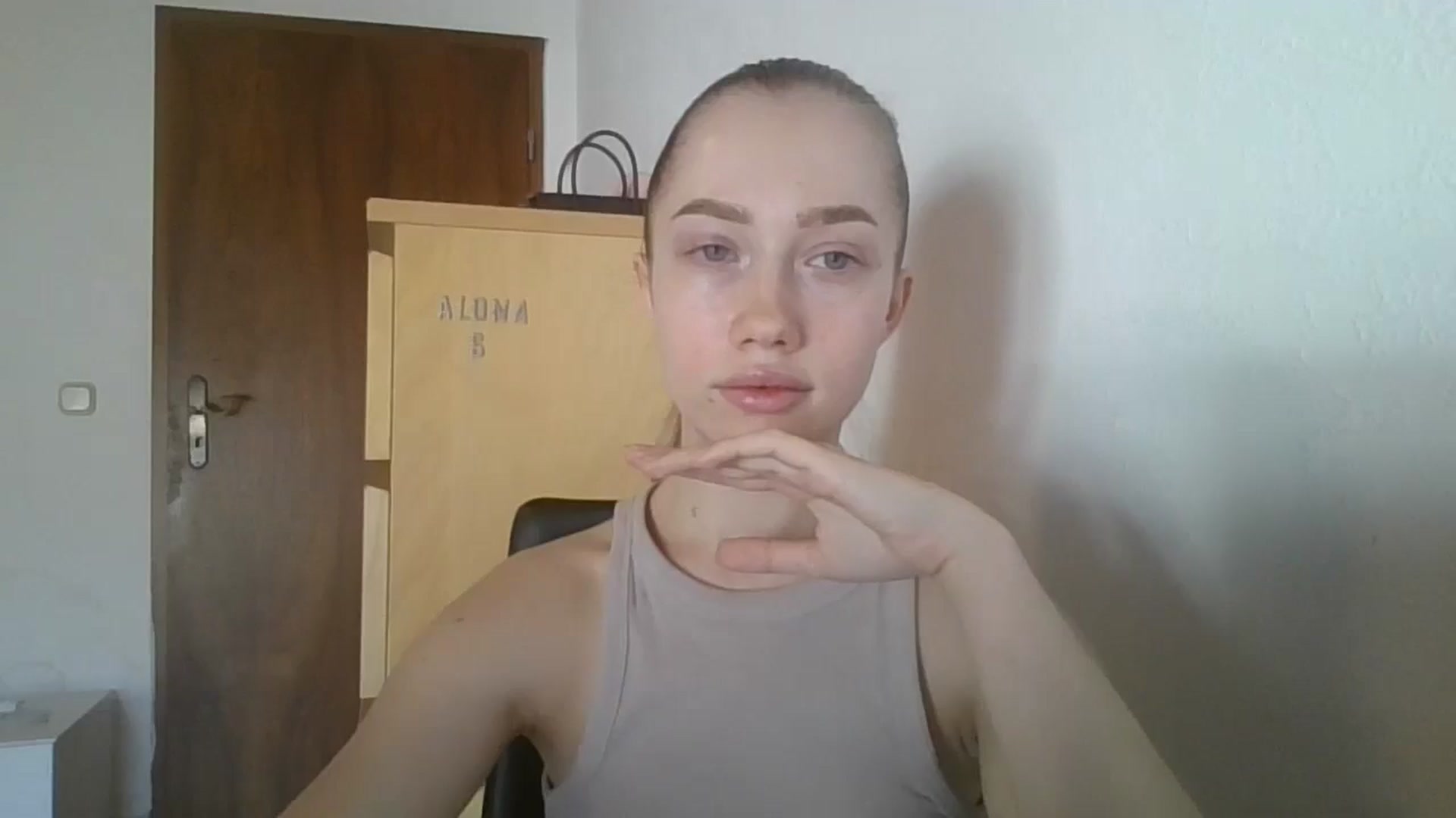 Gallery image thumbnail from KittyLuxxe's myfreecams stream on, 03/28/2025, 08:01 image 6 of 20