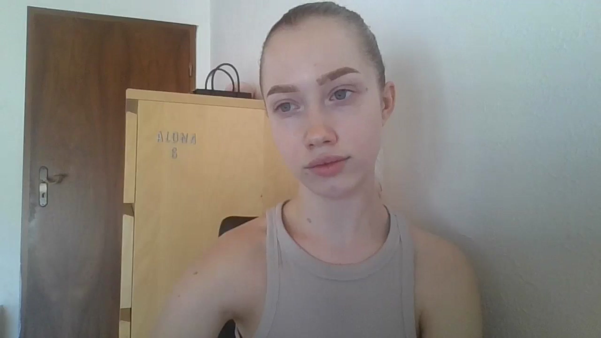 Gallery image thumbnail from KittyLuxxe's myfreecams stream on, 03/28/2025, 10:05 image 19 of 20