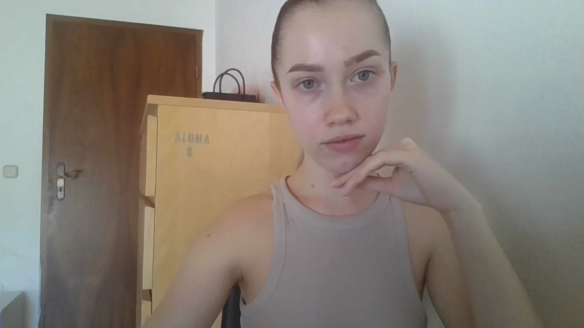 Gallery image thumbnail from KittyLuxxe's myfreecams stream on, 03/28/2025, 10:05 image 14 of 20