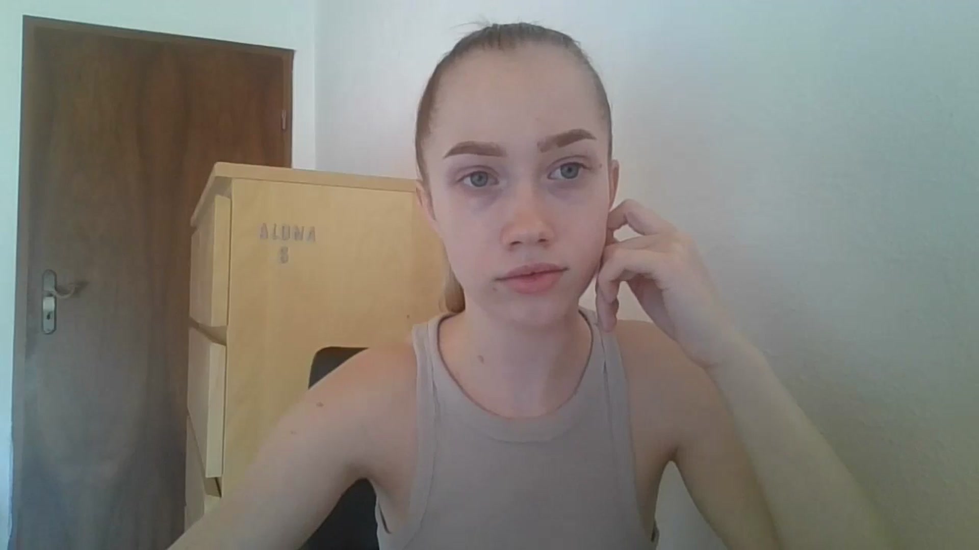 Gallery image thumbnail from KittyLuxxe's myfreecams stream on, 03/28/2025, 11:43 image 2 of 20