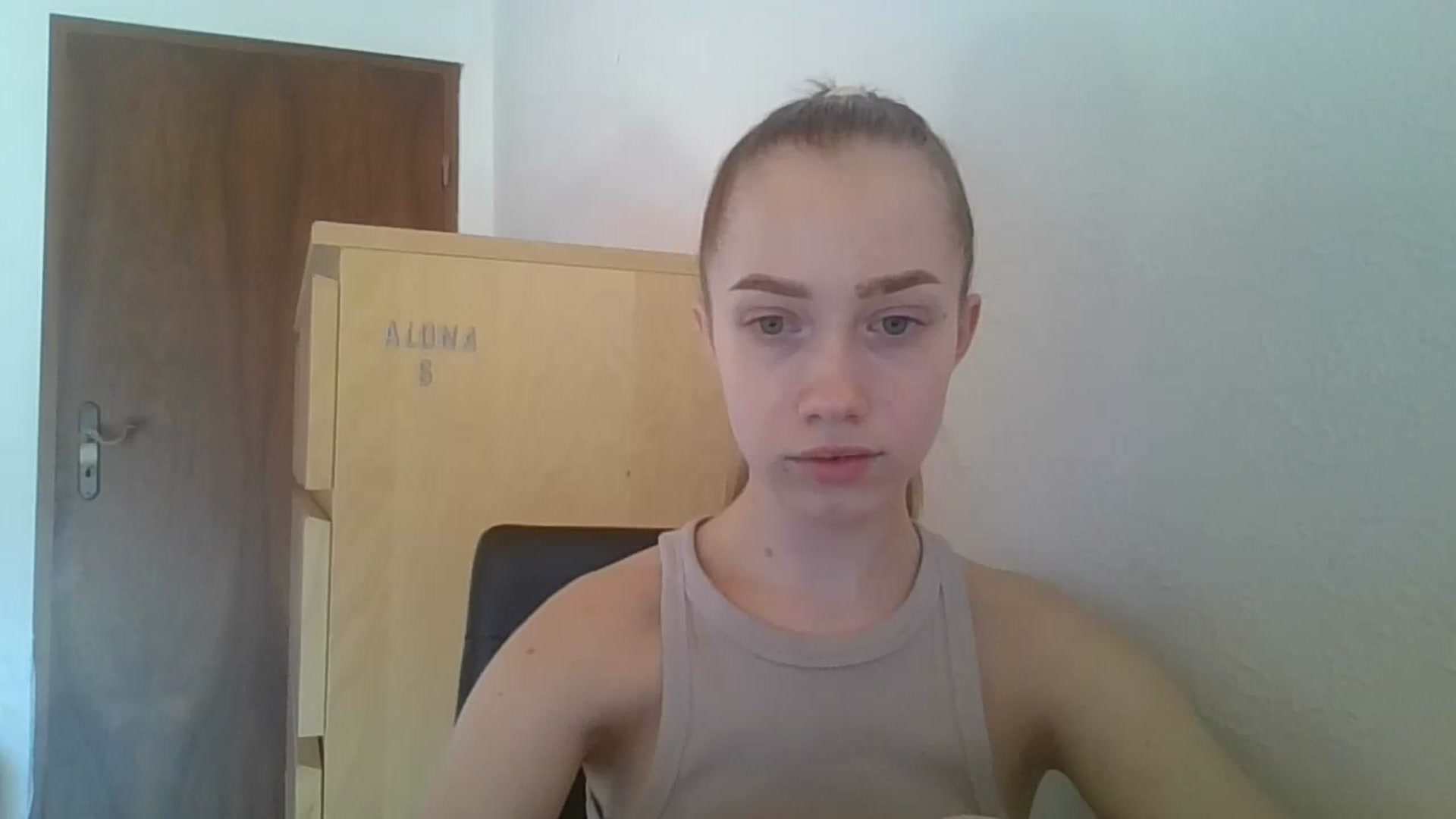 Gallery image thumbnail from KittyLuxxe's myfreecams stream on, 03/28/2025, 12:04 image 17 of 20