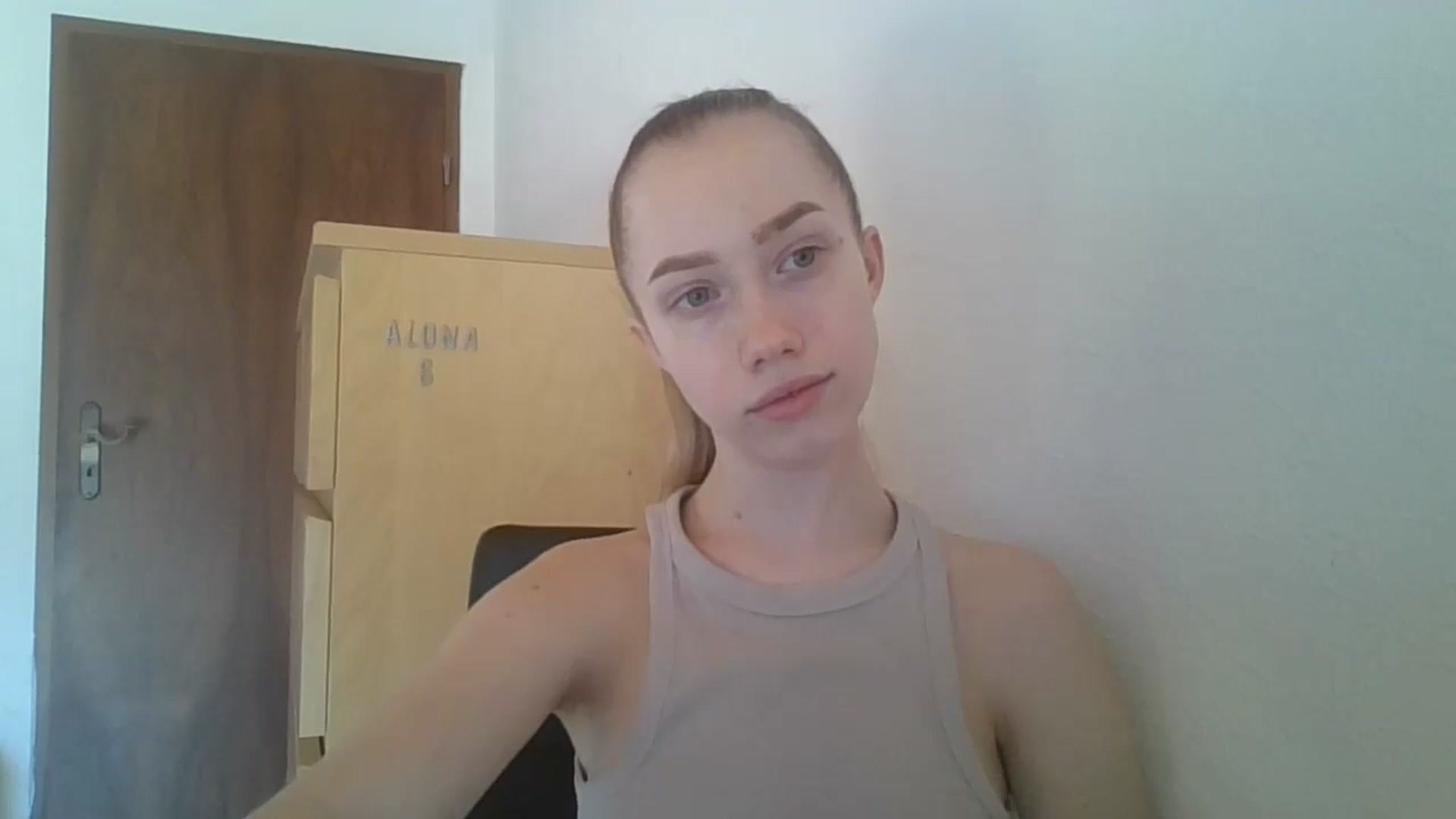 Gallery image thumbnail from KittyLuxxe's myfreecams stream on, 03/28/2025, 12:04 image 7 of 20
