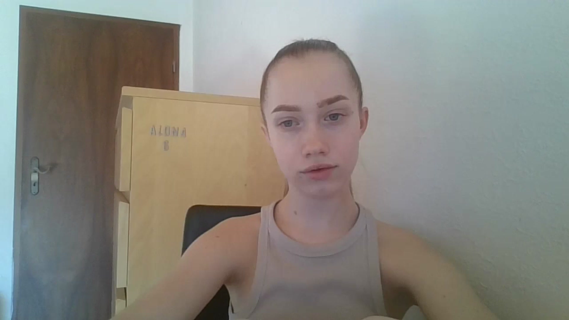 Gallery image thumbnail from KittyLuxxe's myfreecams stream on, 03/28/2025, 12:04 image 11 of 20