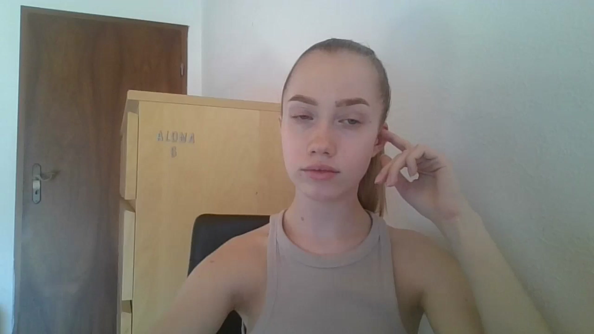 Gallery image thumbnail from KittyLuxxe's myfreecams stream on, 03/28/2025, 12:04 image 3 of 20