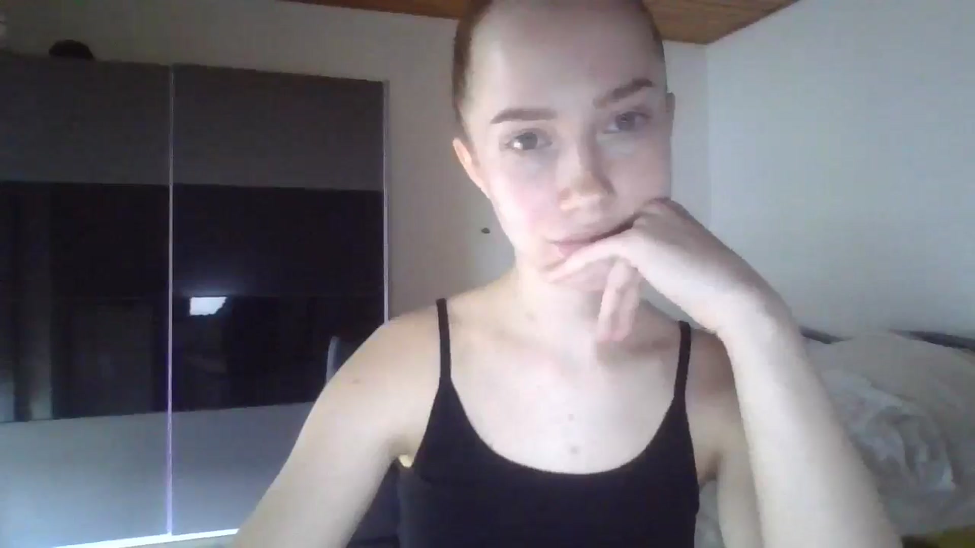 Gallery image thumbnail from KittyLuxxe's myfreecams stream on, 04/02/2025, 15:03 image 19 of 20