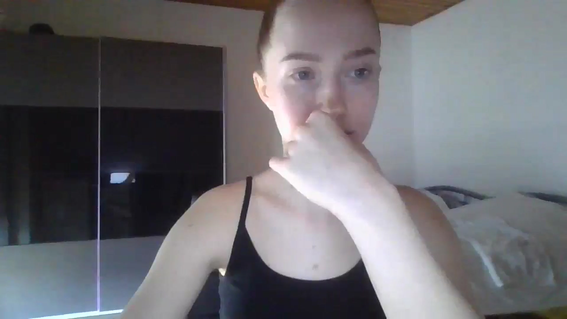 Gallery image thumbnail from KittyLuxxe's myfreecams stream on, 04/02/2025, 15:03 image 16 of 20