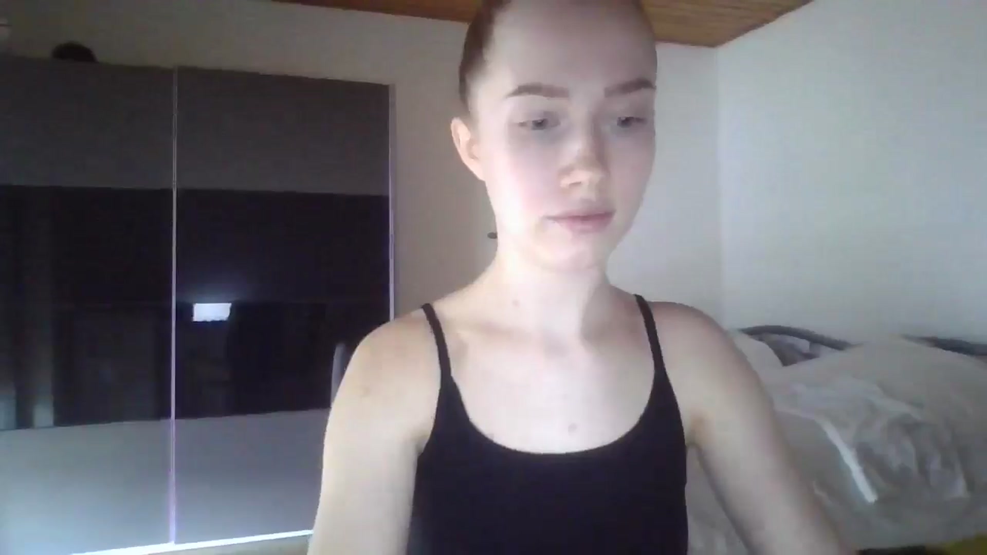 Gallery image thumbnail from KittyLuxxe's myfreecams stream on, 04/02/2025, 15:03 image 17 of 20