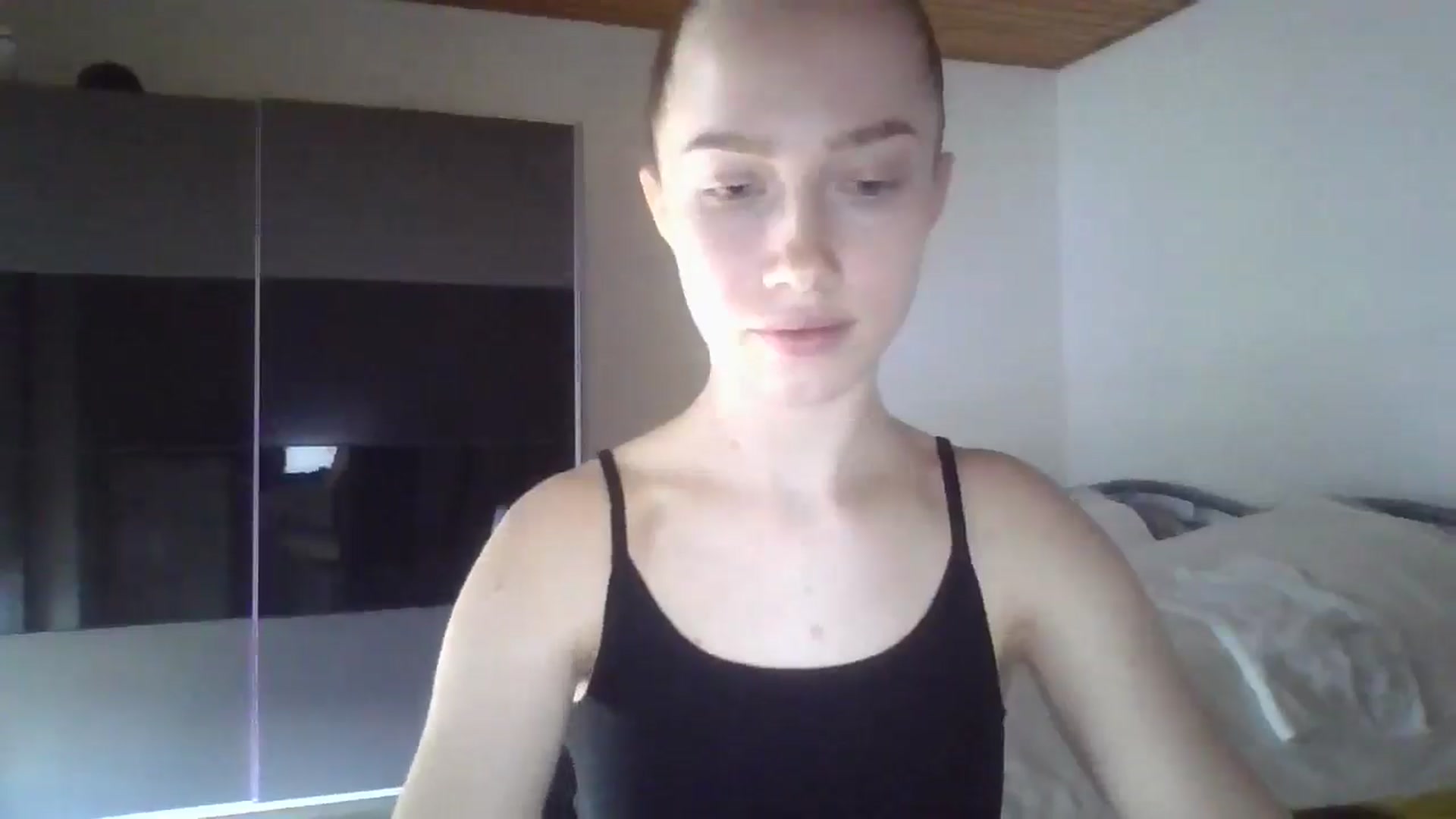 Gallery image thumbnail from KittyLuxxe's myfreecams stream on, 04/02/2025, 15:03 image 20 of 20