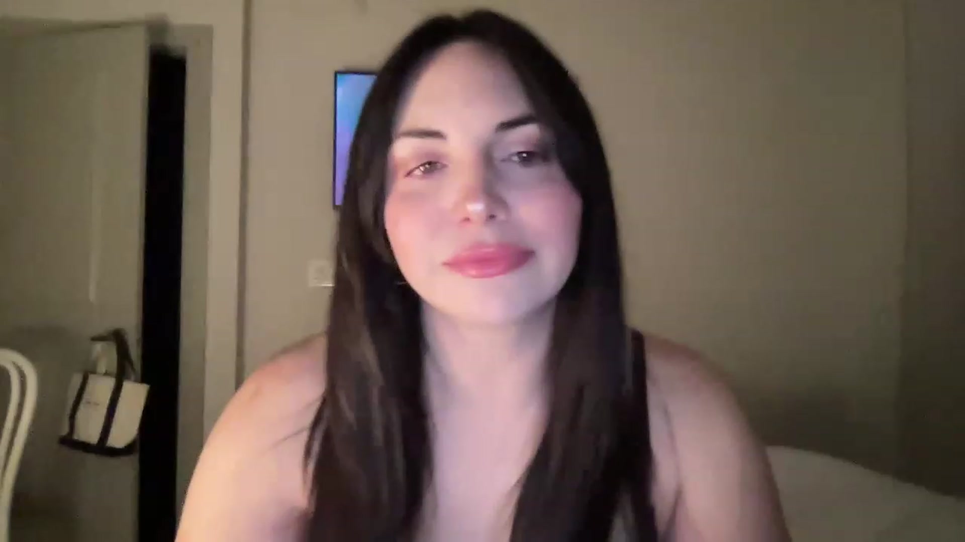 Gallery image thumbnail from KittyMadison's myfreecams stream on, 04/19/2023, 07:07 image 10 of 20