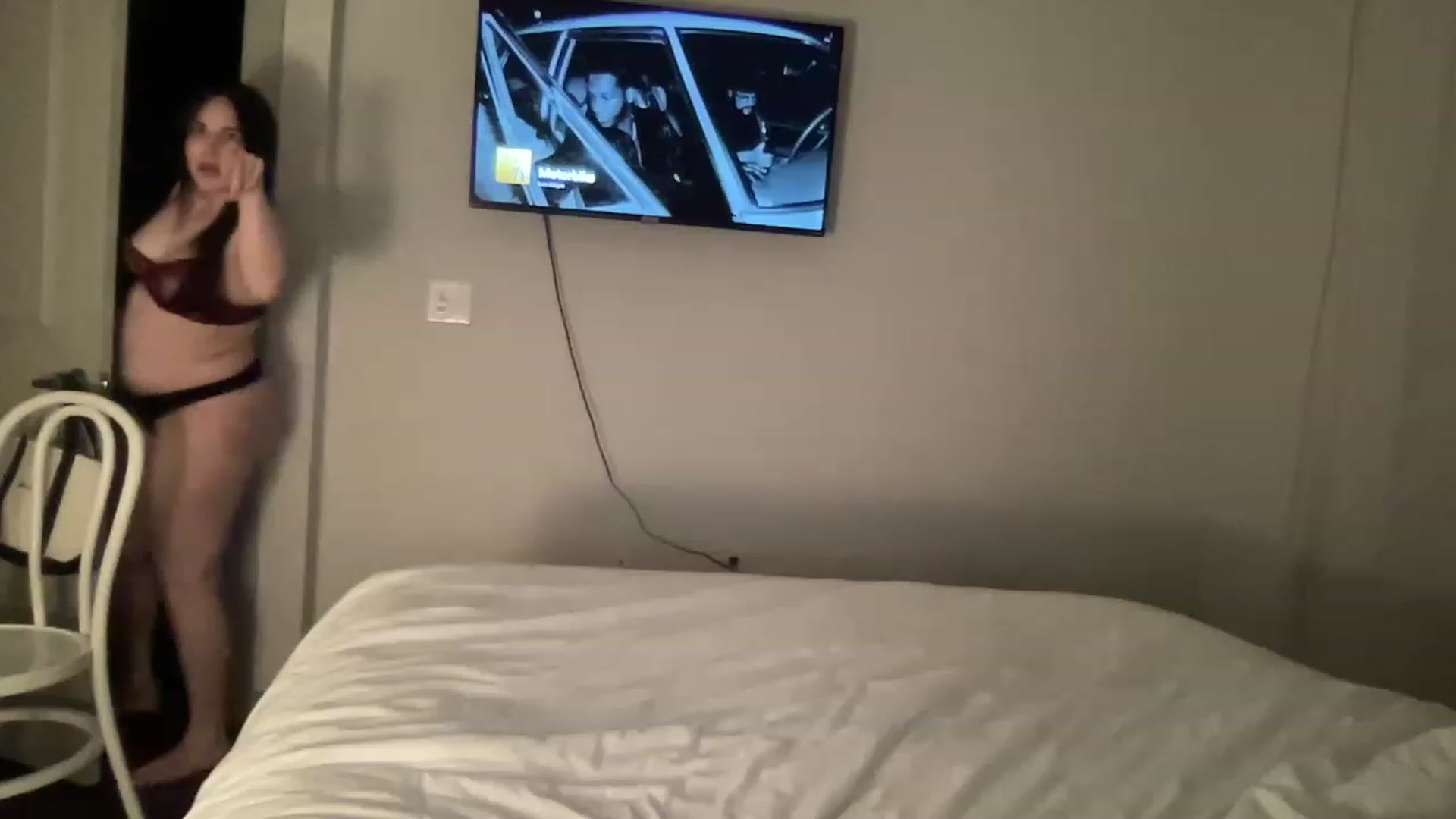 Gallery image thumbnail from KittyMadison's myfreecams stream on, 04/19/2023, 07:07 image 15 of 20