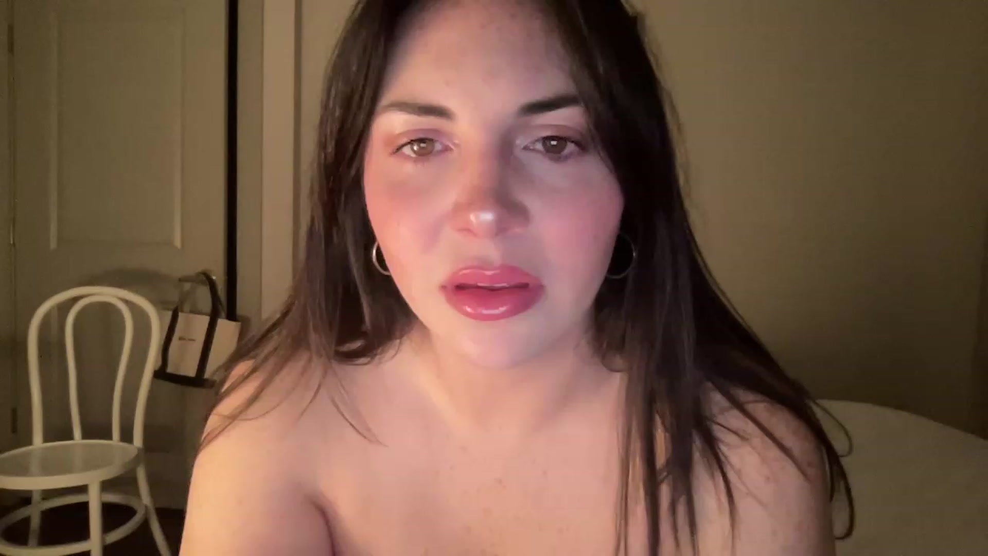 Gallery image thumbnail from KittyMadison's myfreecams stream on, 04/19/2023, 08:15 image 1 of 20