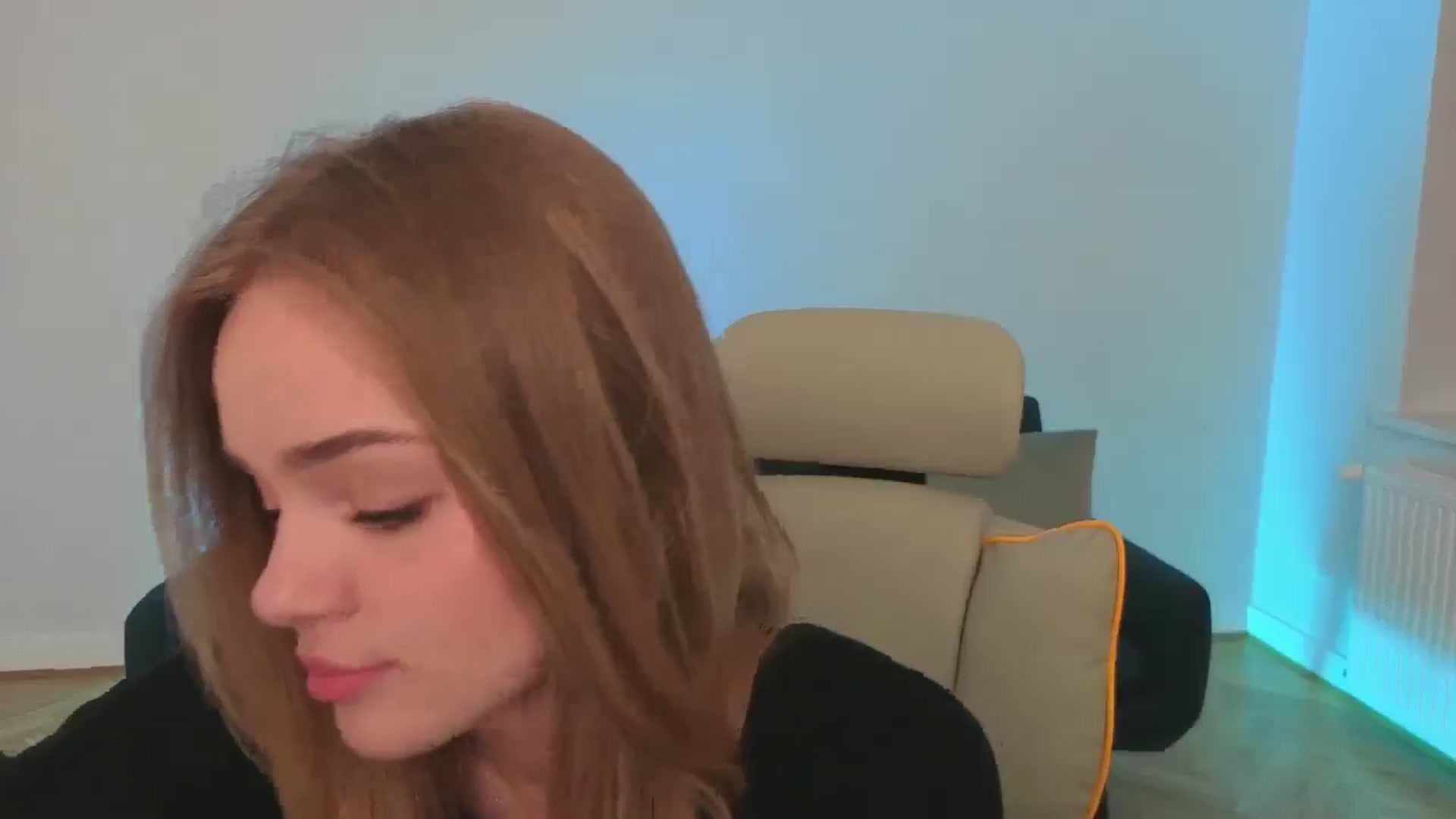 Gallery image thumbnail from KittyPaw's myfreecams stream on, 06/16/2025, 18:36 image 16 of 20