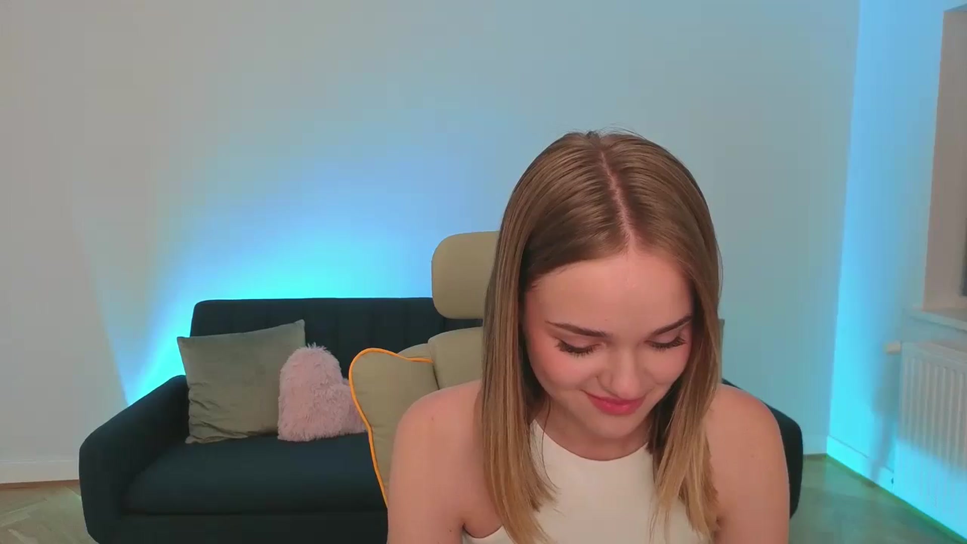Gallery image thumbnail from KittyPaw's myfreecams stream on, 06/18/2025, 19:58 image 11 of 20