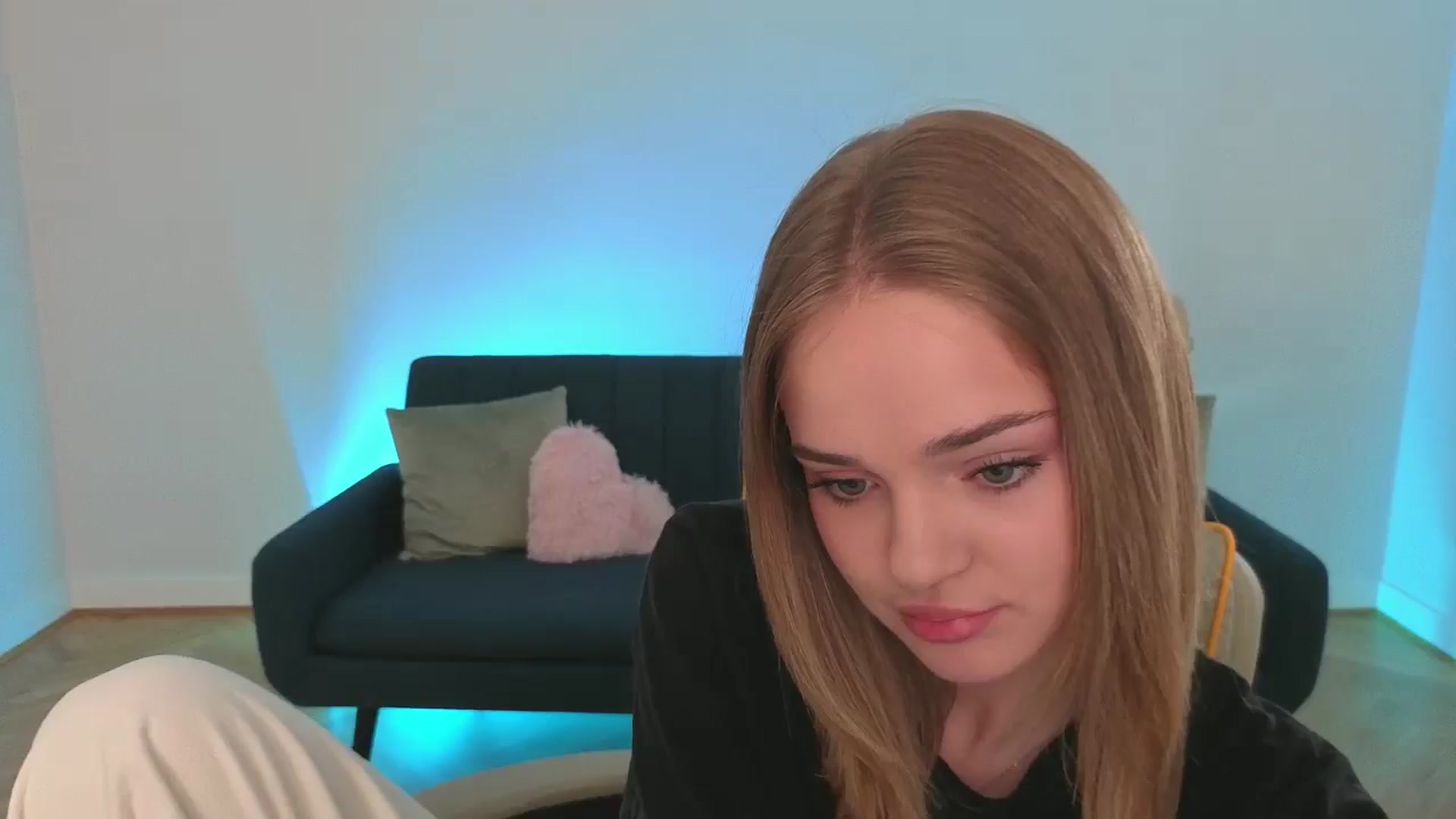 Gallery image thumbnail from KittyPaw's myfreecams stream on, 06/20/2025, 13:28 image 3 of 20