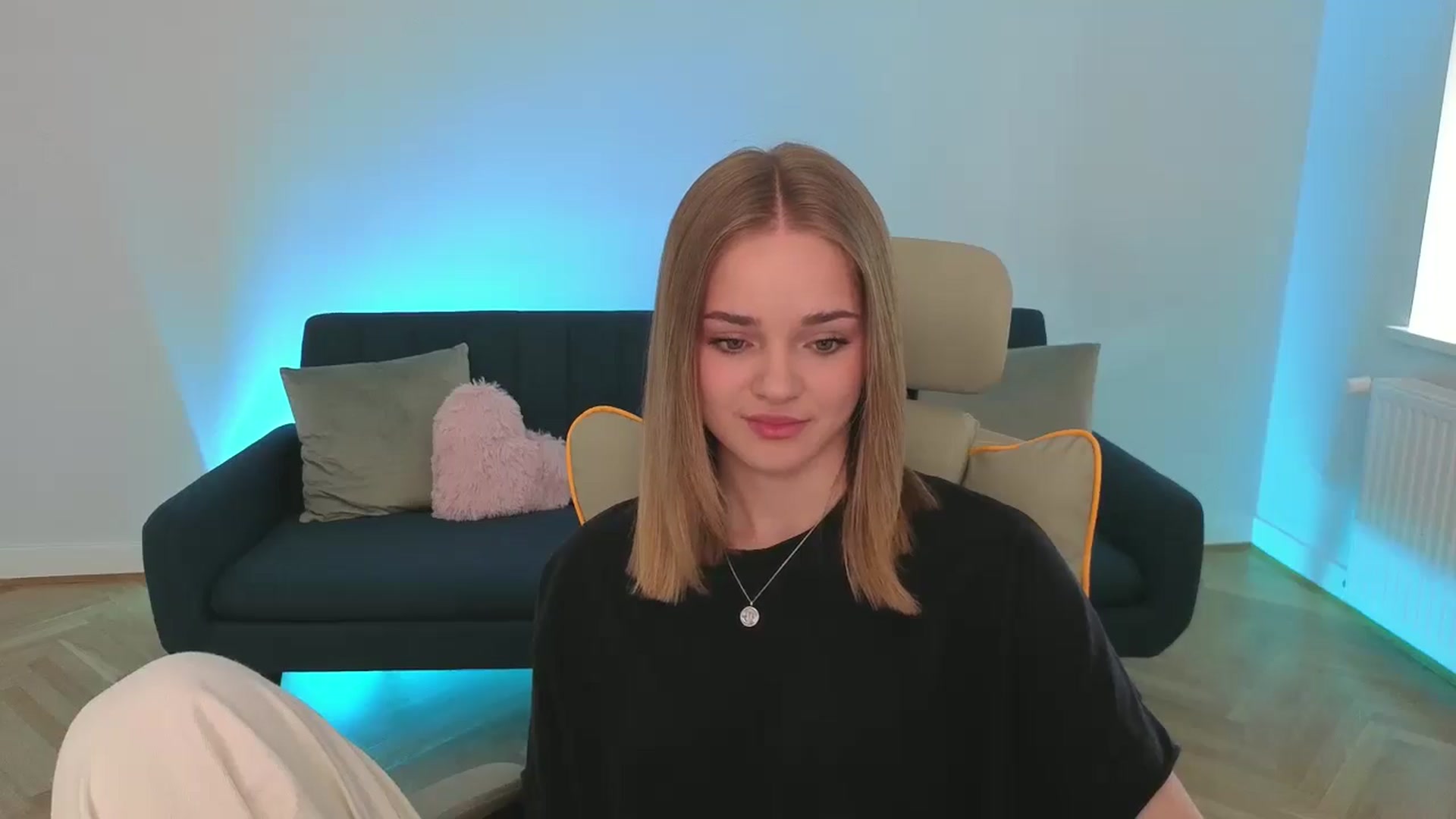 Gallery image thumbnail from KittyPaw's myfreecams stream on, 06/20/2025, 14:16 image 7 of 20