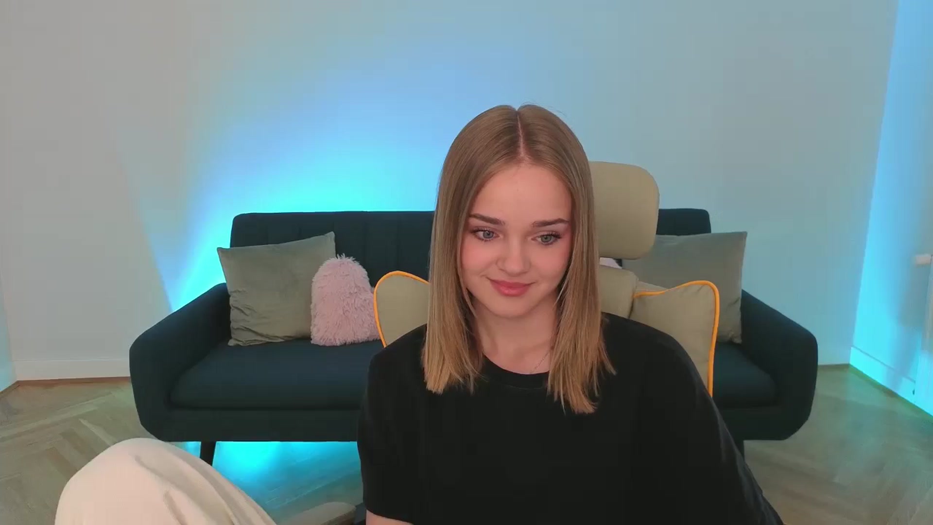 Gallery image thumbnail from KittyPaw's myfreecams stream on, 06/20/2025, 18:08 image 6 of 20