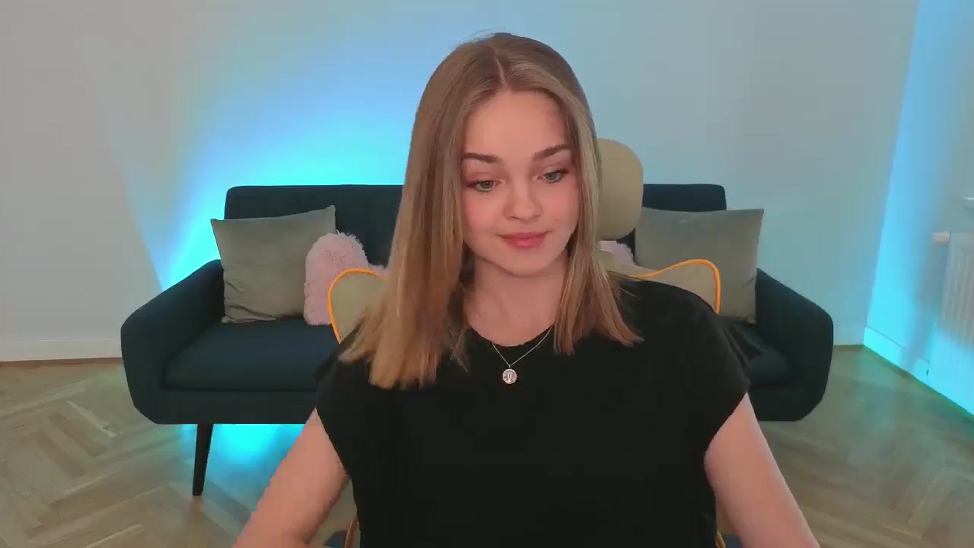 Gallery image thumbnail from KittyPaw's myfreecams stream on, 06/22/2025, 15:44 image 12 of 20