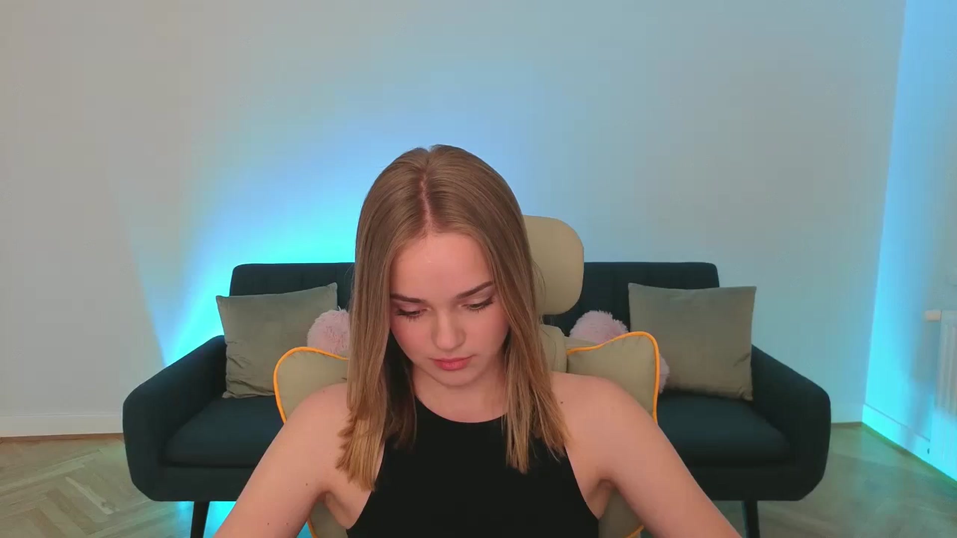 Gallery image thumbnail from KittyPaw's myfreecams stream on, 06/24/2025, 19:56 image 16 of 20
