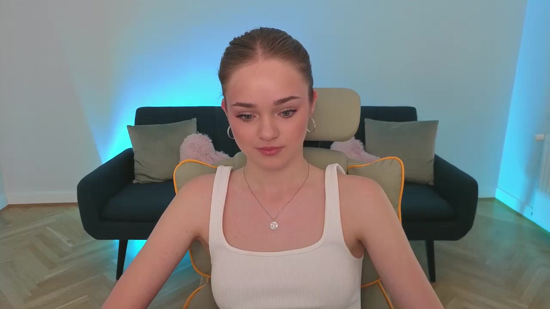 Gallery image thumbnail from KittyPaw's myfreecams stream on, 06/25/2025, 15:23 image 12 of 20