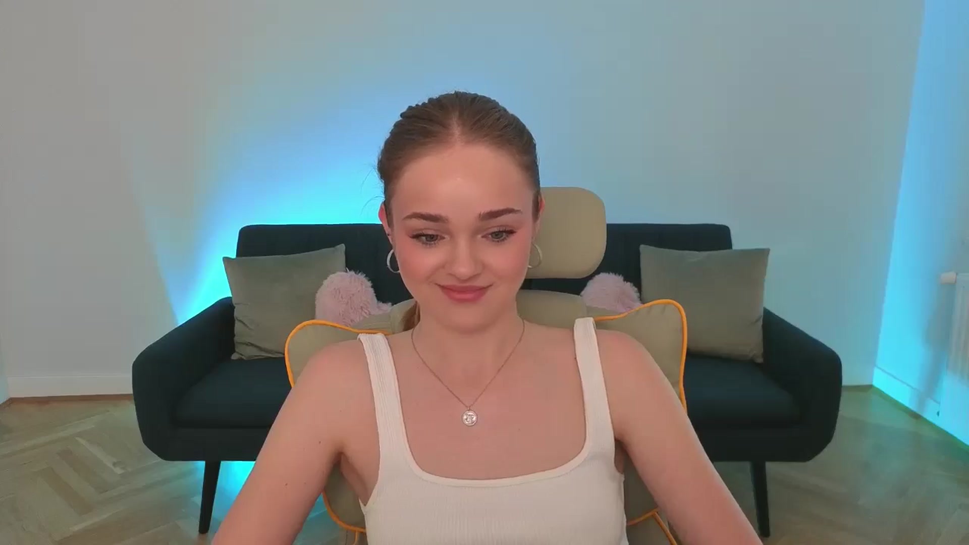 Gallery image thumbnail from KittyPaw's myfreecams stream on, 06/25/2025, 17:20 image 17 of 20