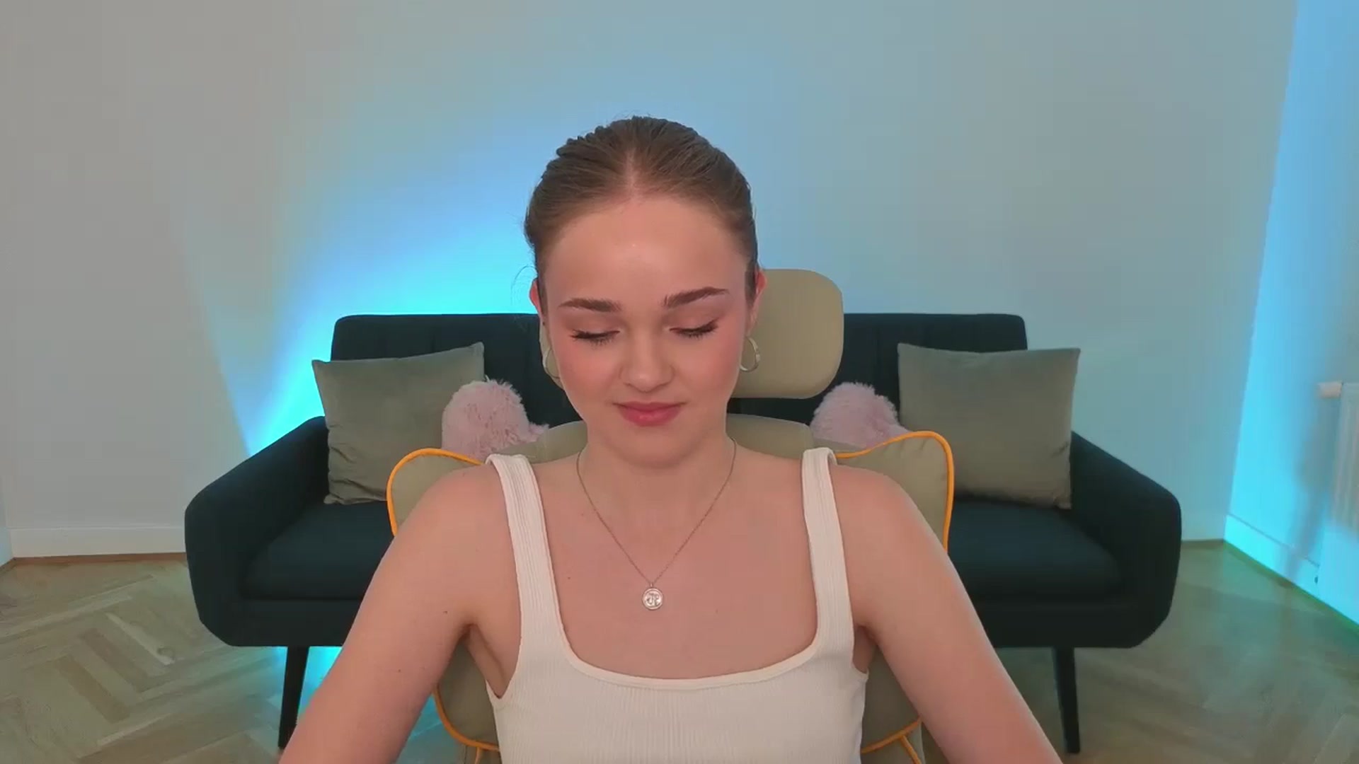 Gallery image thumbnail from KittyPaw's myfreecams stream on, 06/25/2025, 17:20 image 3 of 20