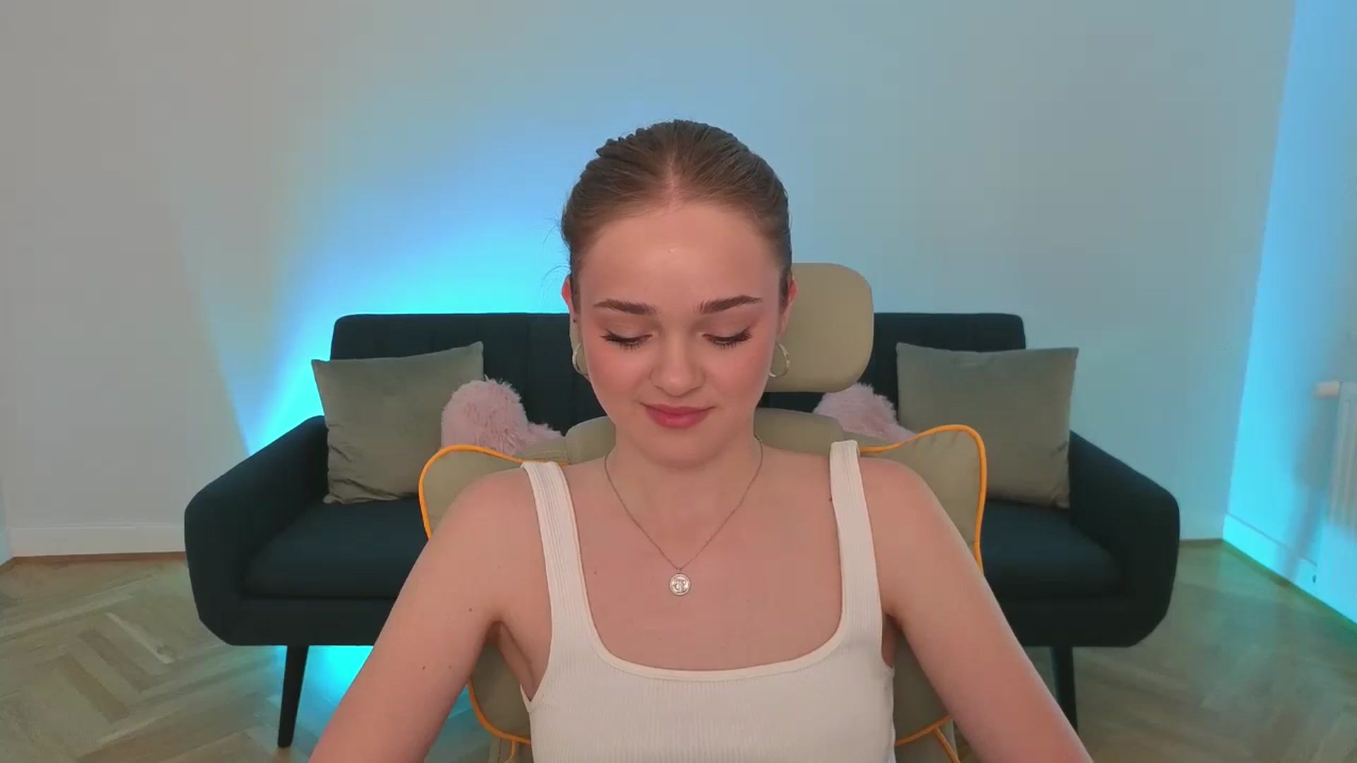 Gallery image thumbnail from KittyPaw's myfreecams stream on, 06/25/2025, 17:20 image 6 of 20