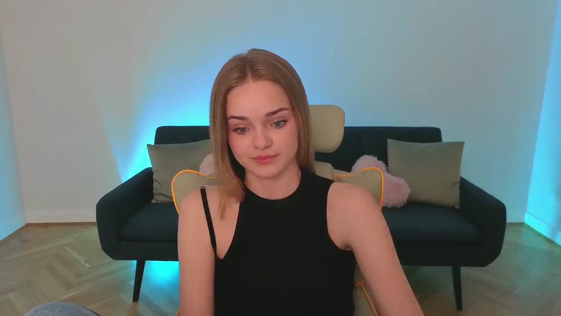 Gallery image thumbnail from KittyPaw's myfreecams stream on, 06/27/2025, 18:17 image 12 of 20