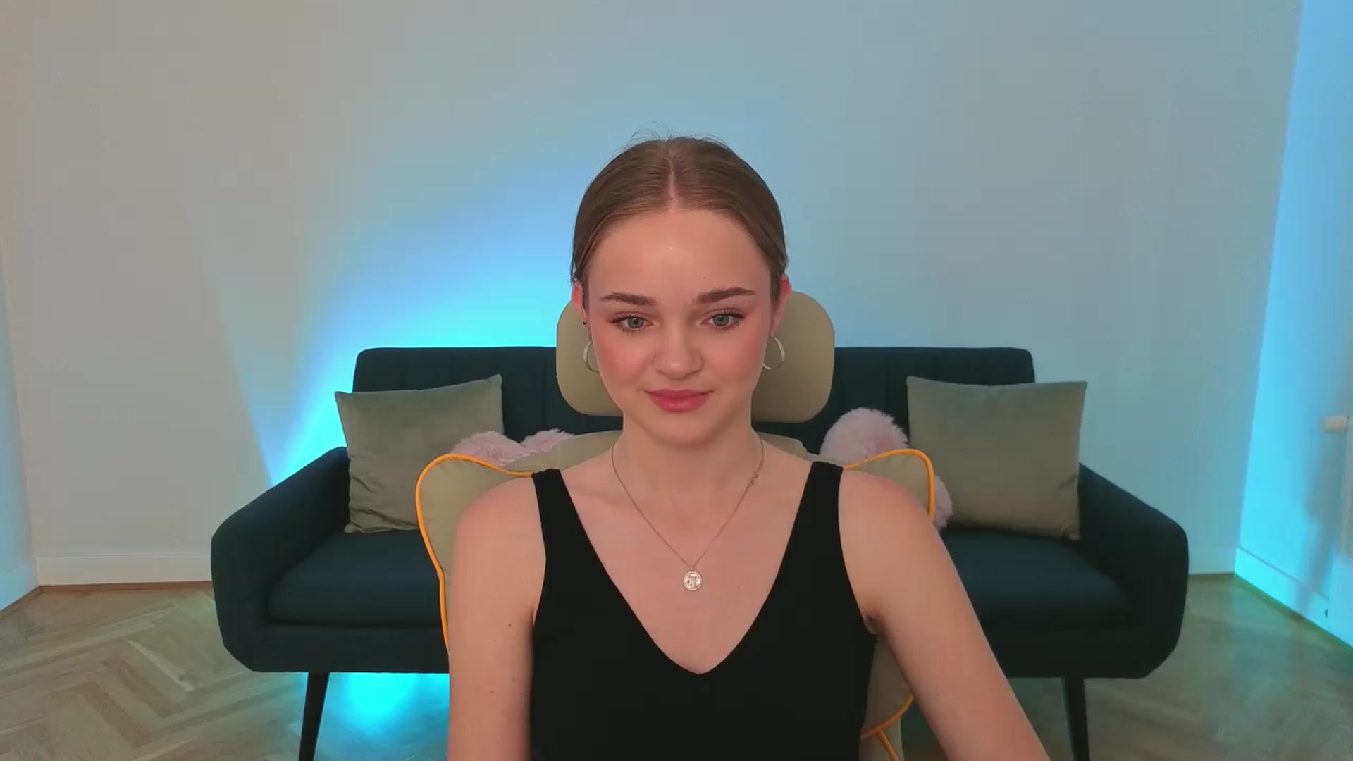 Gallery image thumbnail from KittyPaw's myfreecams stream on, 07/01/2025, 14:53 image 17 of 20