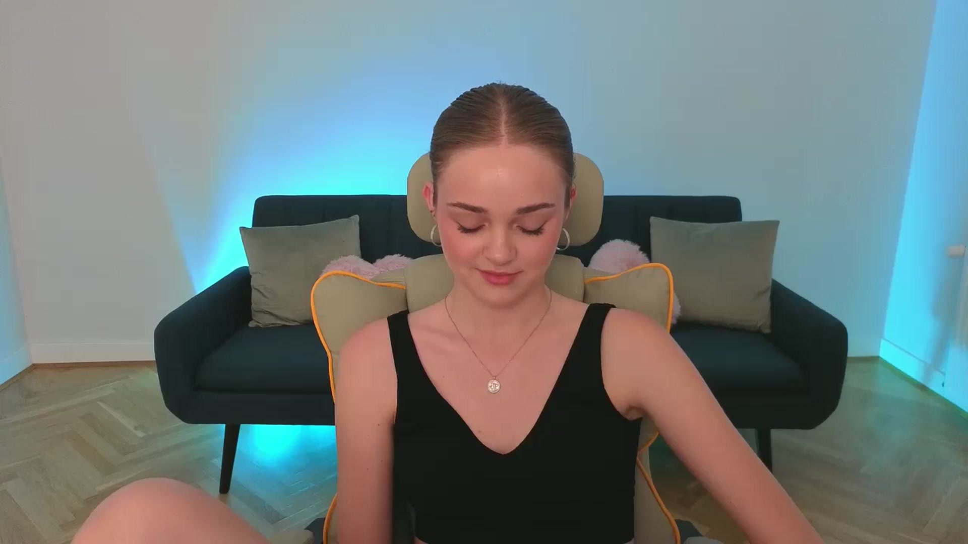 Gallery image thumbnail from KittyPaw's myfreecams stream on, 07/01/2025, 18:09 image 19 of 20