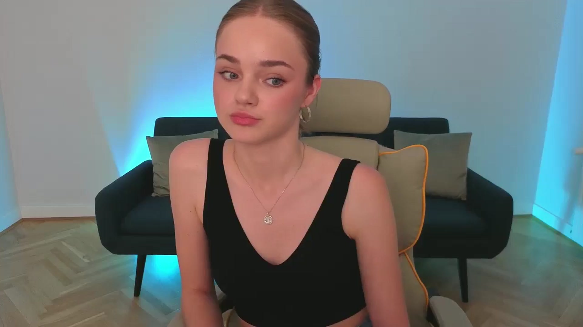Gallery image thumbnail from KittyPaw's myfreecams stream on, 07/01/2025, 19:56 image 15 of 20