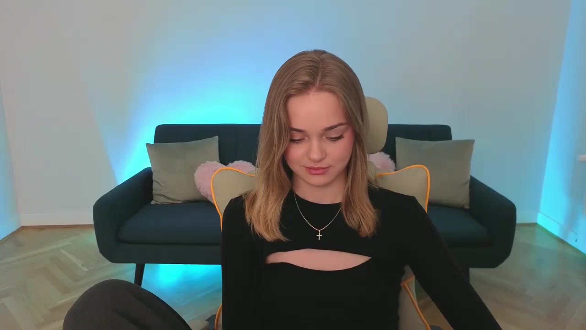 Gallery image thumbnail from KittyPaw's myfreecams stream on, 07/09/2025, 15:49 image 9 of 20