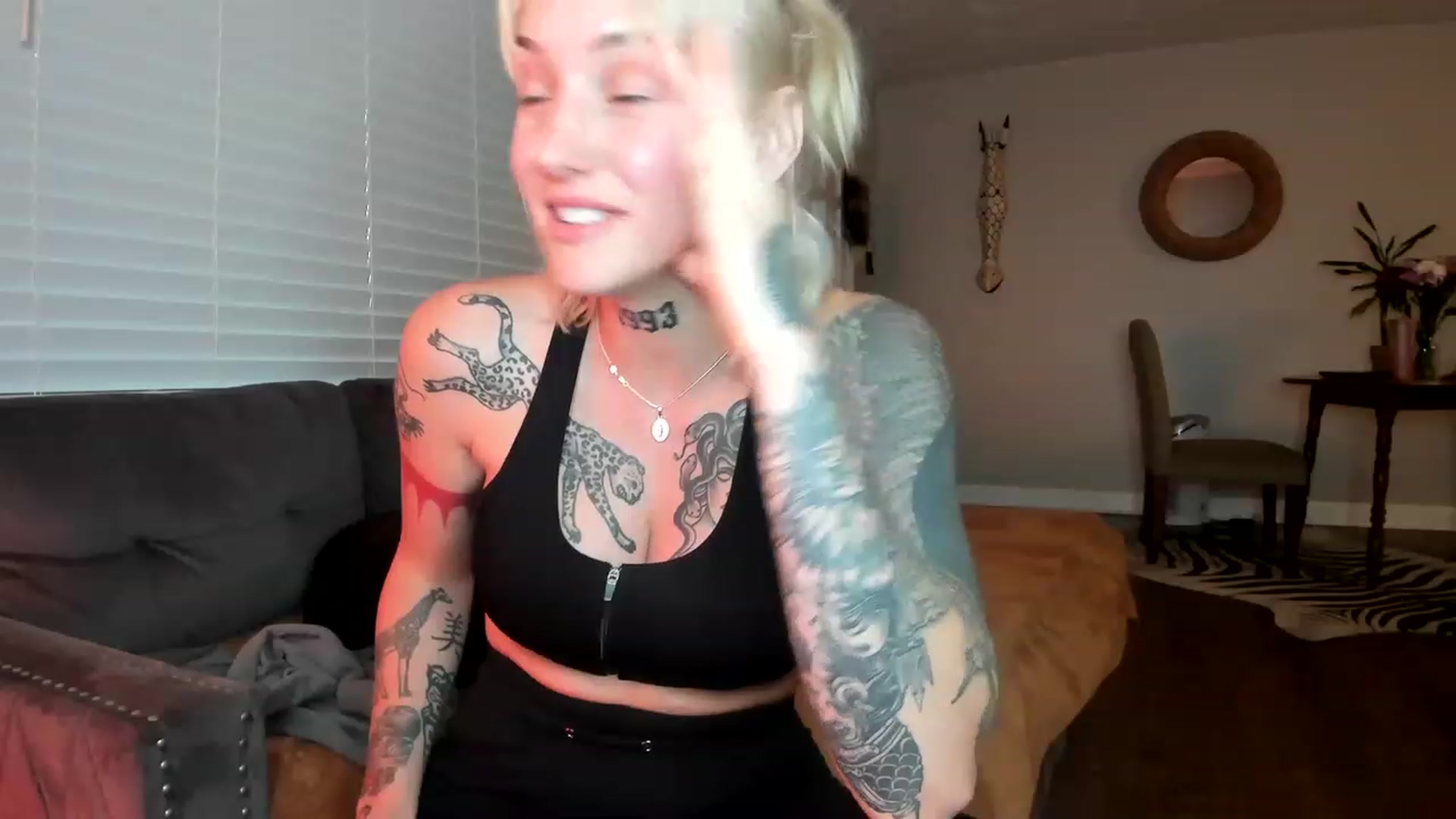 Gallery image thumbnail from KittyQuinn's myfreecams stream on, 03/03/2023, 15:29 image 5 of 20