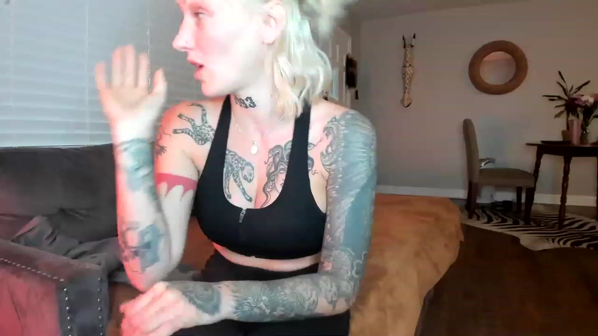 Gallery image thumbnail from KittyQuinn's myfreecams stream on, 03/03/2023, 15:29 image 1 of 20
