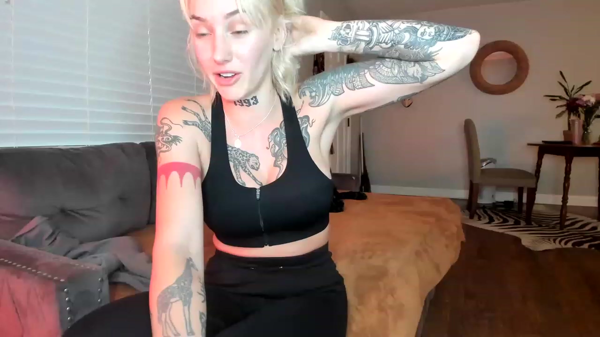 Gallery image thumbnail from KittyQuinn's myfreecams stream on, 03/03/2023, 15:29 image 3 of 20