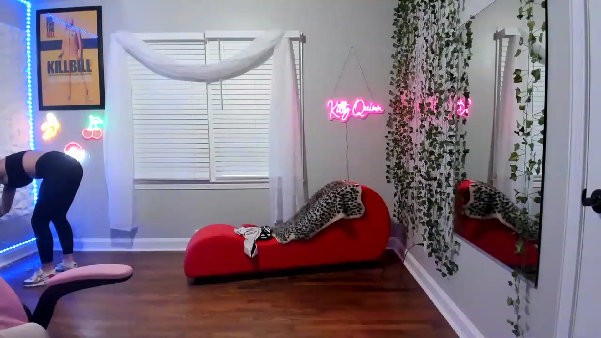 Gallery image thumbnail from KittyQuinn's myfreecams stream on, 03/03/2023, 15:29 image 11 of 20